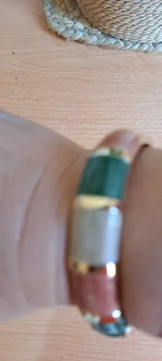 Brazaletes esmaltados dorados con abertura
