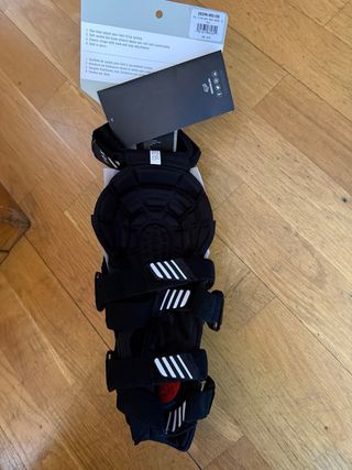 Rodilleras Fox Titan Race Niños