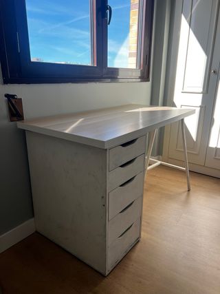 Escritorio madera y metal con cajonera