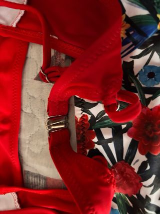 Bikini Shein Rojo y Estampado Floral