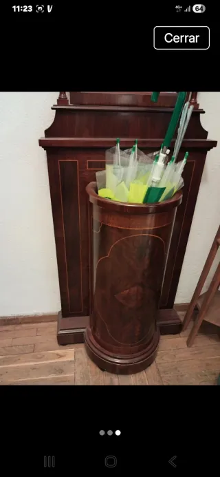 Espejo con paraguero de madera