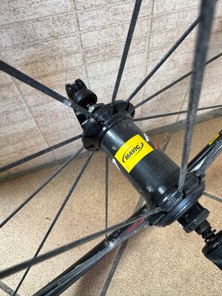 Llanta delantera Mavic Aksium carretera