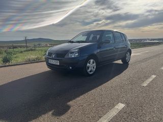 Renault Clio 2004