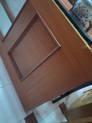 Puertas de madera con cristal. URGE