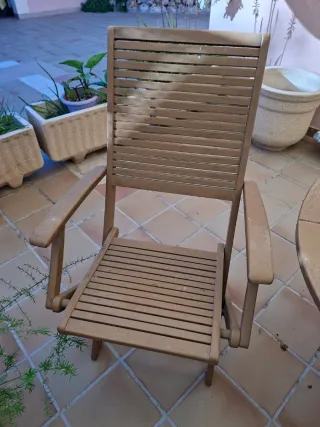 Mesa y 6 sillas de jardín madera