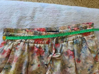 Pantalón estampado floral talla M