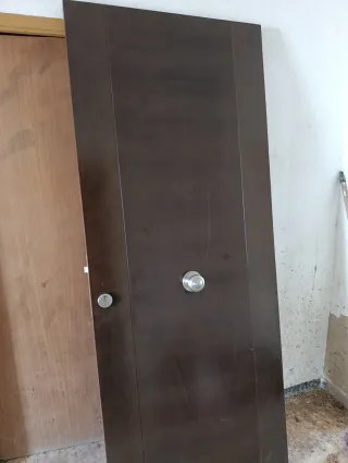 Puerta madera maciza exterior