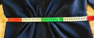 Vestido de fiesta azul con encaje