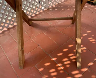 Conjunto mesa y 2 sillas madera terraza
