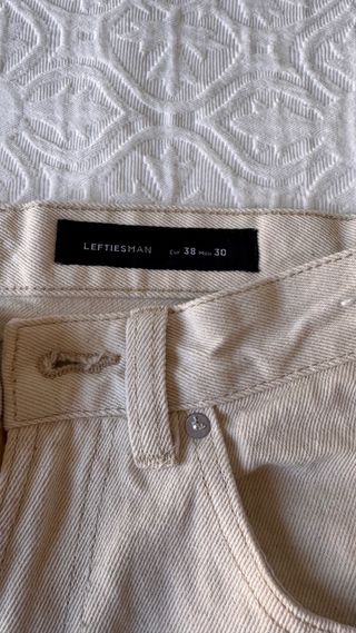 Bermuda baggy crudo Lefties