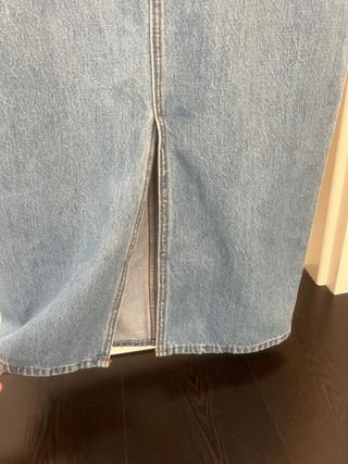 Falda vaquera larga con abertura