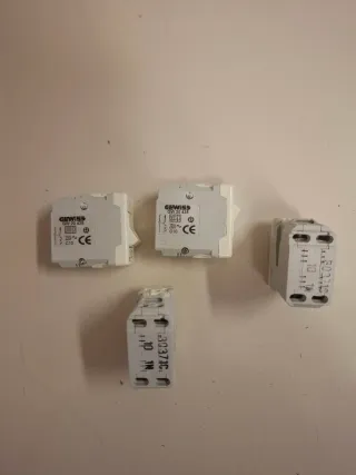 4 Interruttori Gewiss Magneto Termici bipolari C10