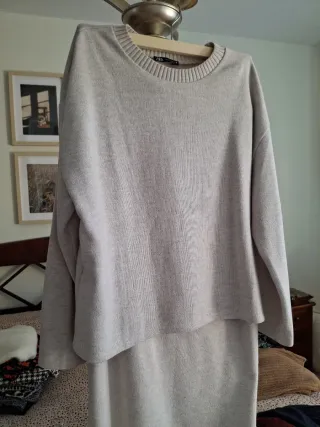 Conjunto Zara falda y jersey punto beige