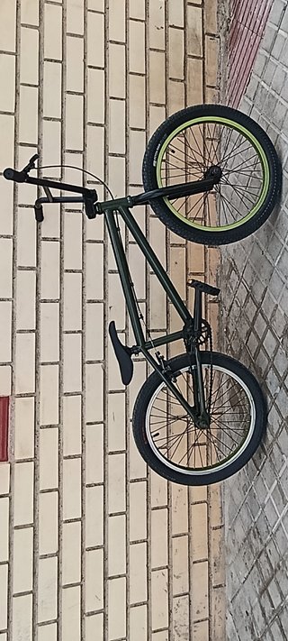 Bicicleta BMX 20 pulgadas.