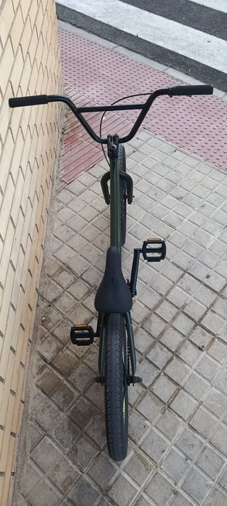 Bicicleta BMX 20 pulgadas.