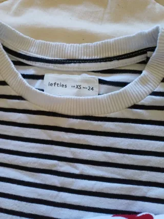 2 camisetas niña rayas talla S y  Xs.  Elásticas