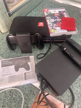 Nintendo Switch Morado con Funda