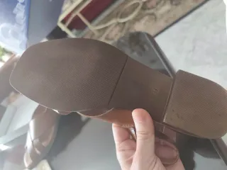 Sandalias Lola Canales Piel Marrón Talla 38.