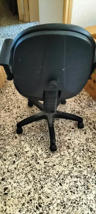 Silla de oficina negra