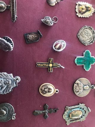 Collezione di 34 medaglie religiose