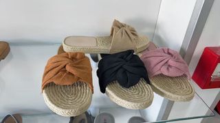 Lote 350 Chanclas Mujer
