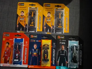 5 Bburago F1 Racing Cars