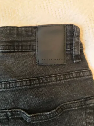 Vaqueros Zara negros ajustados Talla L