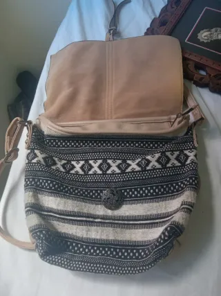 Bolso bandolera piel y tela beige