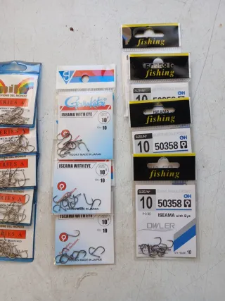 Lote de anzuelos de pesca variados