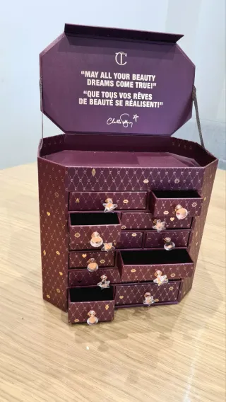 Joyero Charlotte Tilbury Octogonal Granate