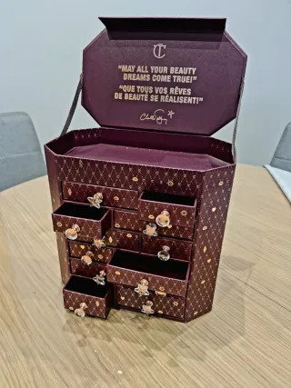 Joyero Charlotte Tilbury Octogonal Granate