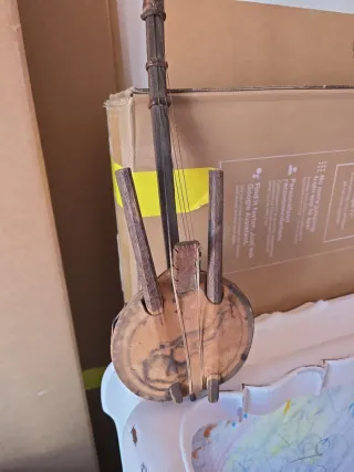 Figuras étnicas de madera tallada