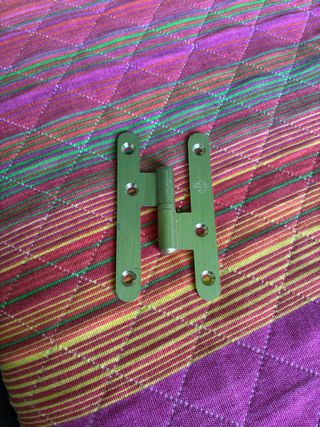 Bisagra metálica verde