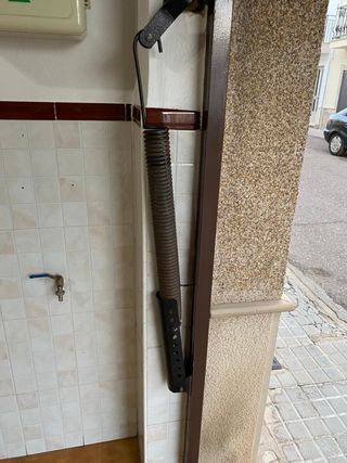 Puerta de garaje marrón - alto 2,60 y ancho 2,50