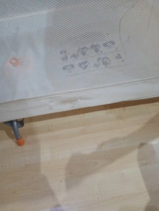 Cuna de viaje plegable Incluye colchón.
