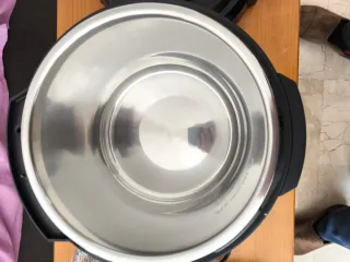 Olla Eléctrica Midea 12 Programas