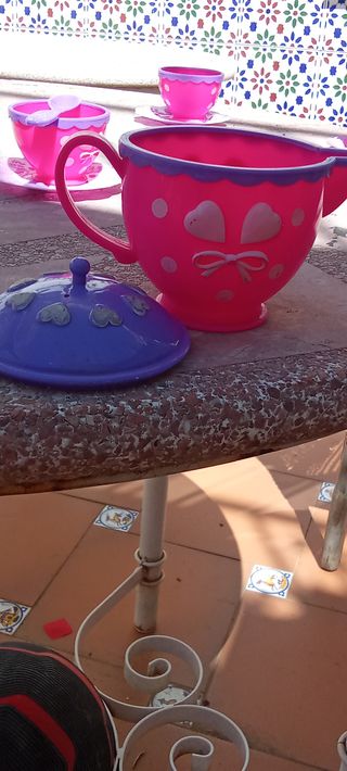 Set de té infantil rosa y morado