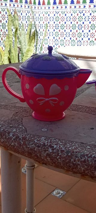 Set de té infantil rosa y morado