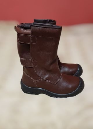 Botas de trabajo nuevas