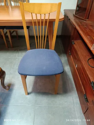 Mesa comedor y sillas de madera