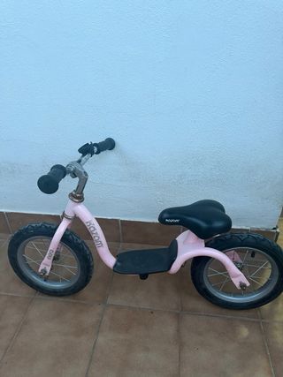 Triciclo,bicicletas, caballito infantil niña.