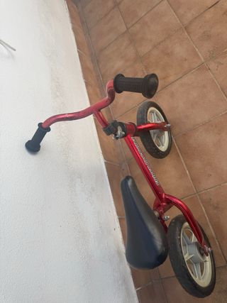 Triciclo,bicicletas, caballito infantil niña.