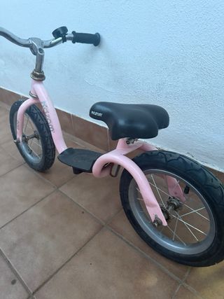 Triciclo,bicicletas, caballito infantil niña.