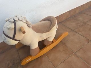 Triciclo,bicicletas, caballito infantil niña.