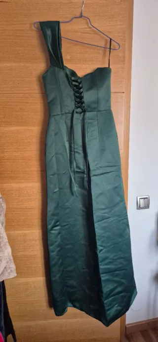 Vestido de fiesta verde con lentejuelas