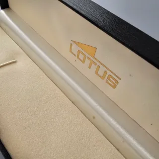 Caja para reloj Lotus