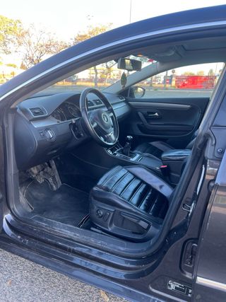 Volkswagen Passat CC 2011