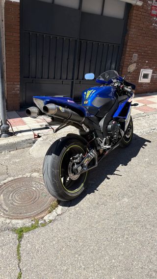 Yamaha R1 2008 Azul