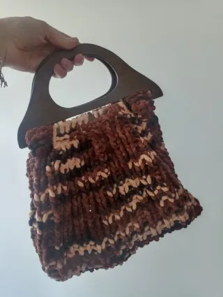 Bolso de mano tejido artesanal