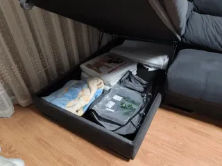 Sofá modular gris en buen estado